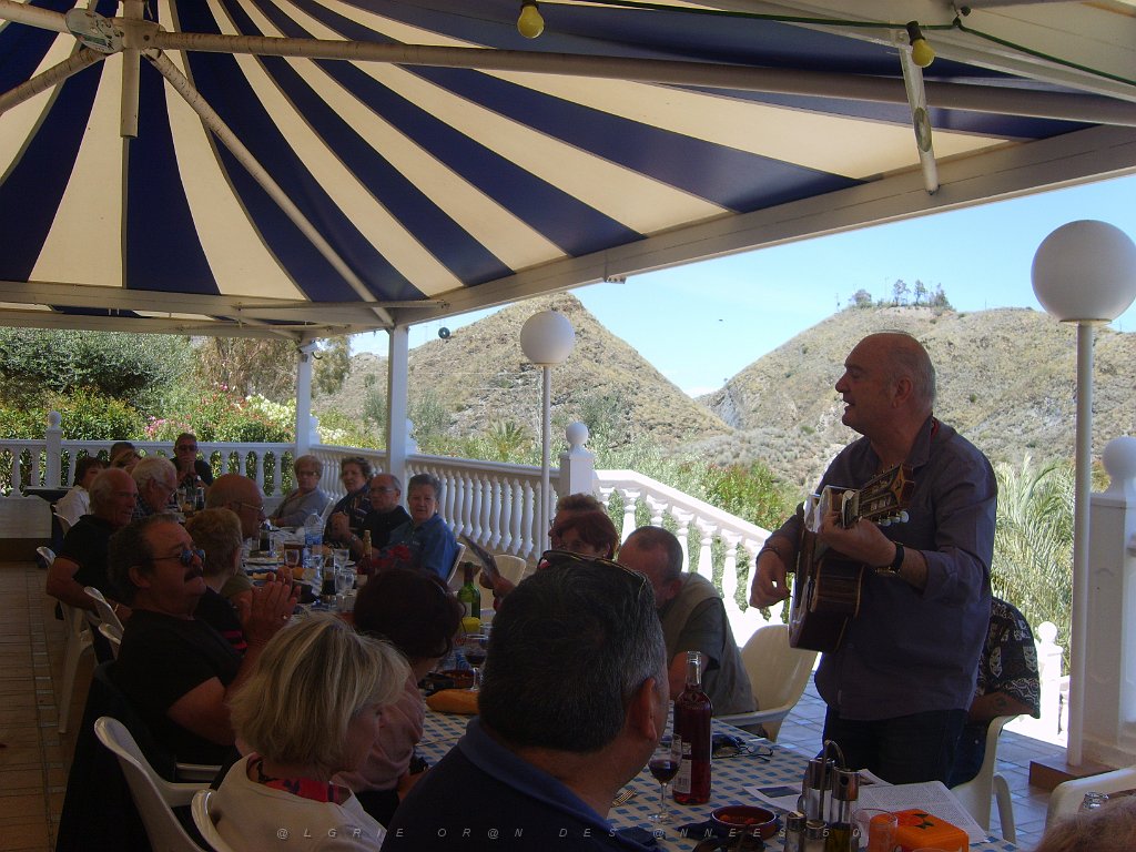 UN MECHOUI AVEC LES AMIS PN D ANDALOUSIE 9 05 2013 A MOJACA (54).JPG -  